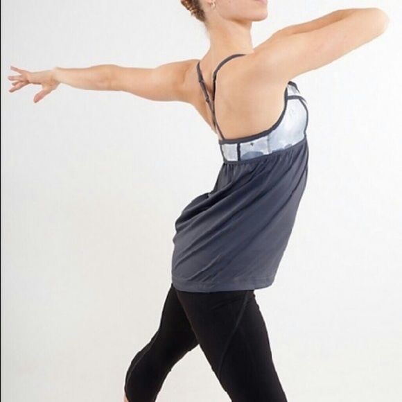 Lululemon Rehearsal Tank - Picture 2 of 6